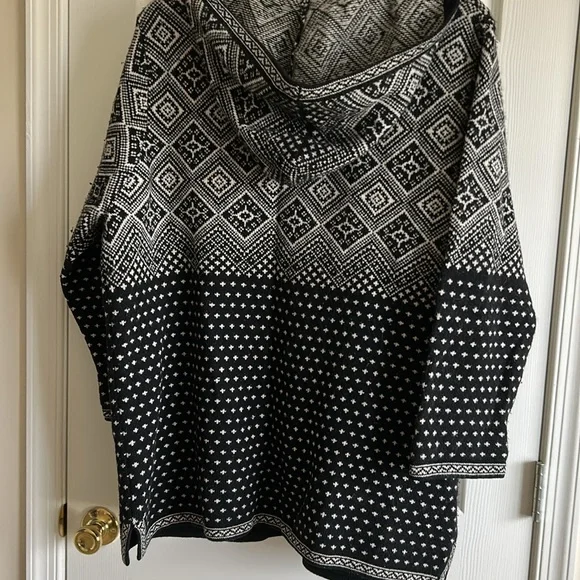 Women’s Wool Sweater - Picture 6 of 6